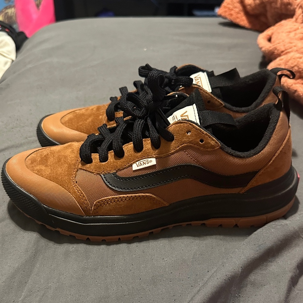 Vans UltraRange EXO MTE-1 Sneaker Size 6.5 Men’s or 8 Women’s